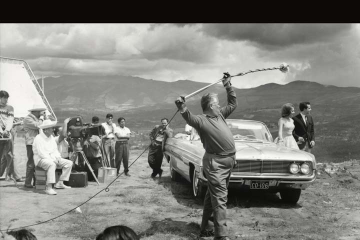 1963 En la mitad del mundo